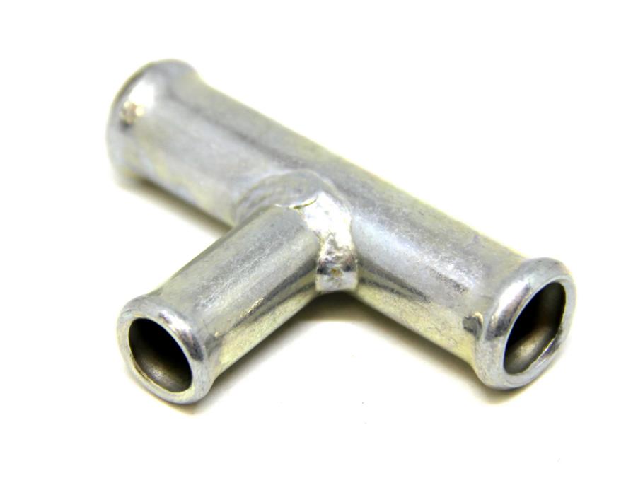 Трубка соеденитель для патрубков тройник 90°D 18х8х18 (металл)