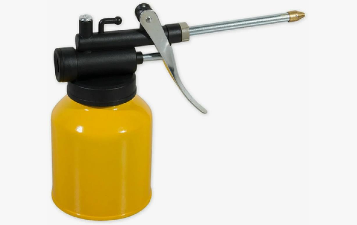 Масленка-нагнетатель прямой наконечник рычажная 200 мл. ARNEZI R7401120